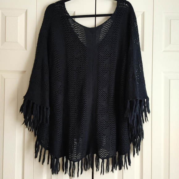 Jack BB Dakota Black Knit Poncho - Picture 10 of 14